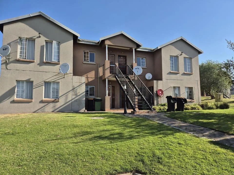 3 Bedroom Apartment / flat to rent in Cashan