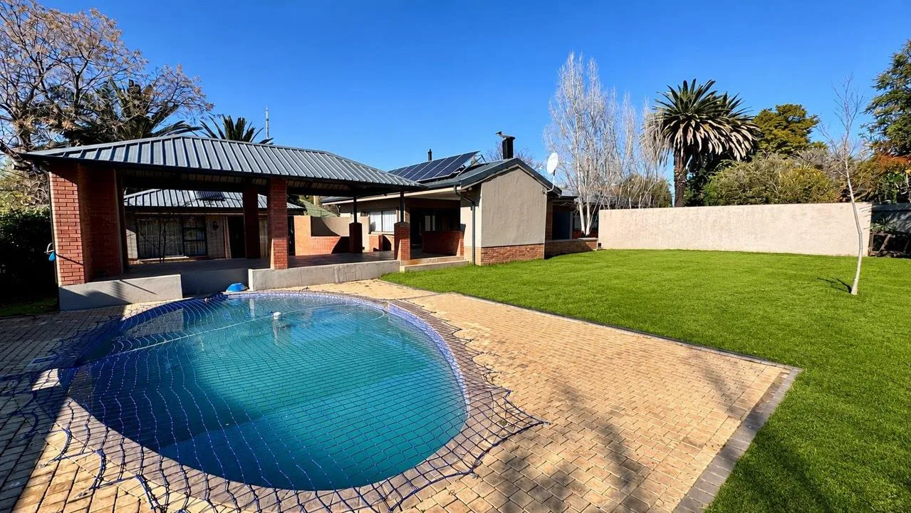 5 Bedroom House for sale in Waverley