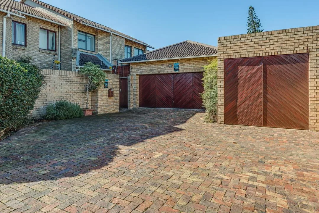 3 Bedroom Townhouse for sale in Parsons Hill