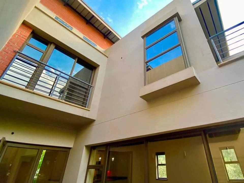 2 Bedroom Apartment / flat to rent in Melrose