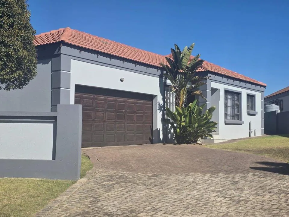 3 Bedroom House for sale in Jackaroo Park