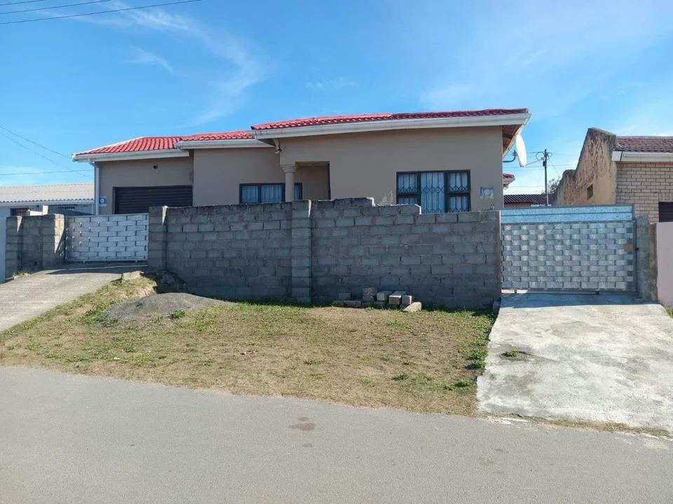 4 Bedroom House for sale in Mdantsane Nu 9