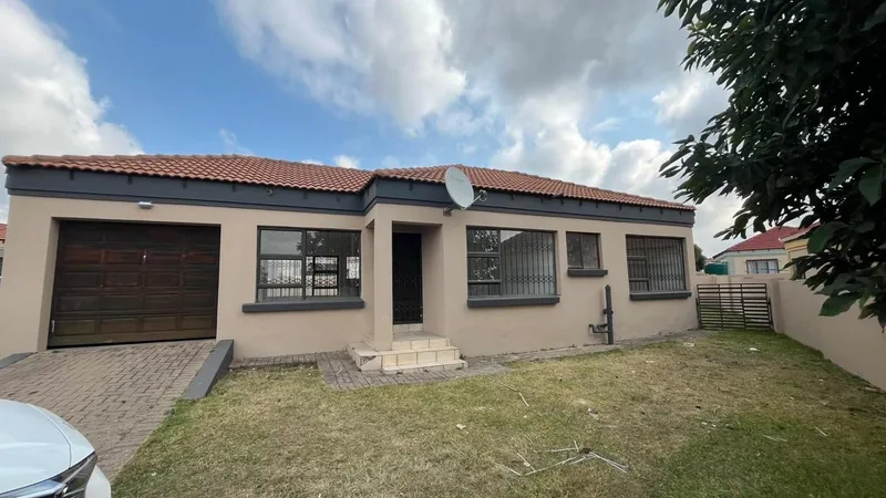 3 Bedroom House for sale in Jackaroo Park
