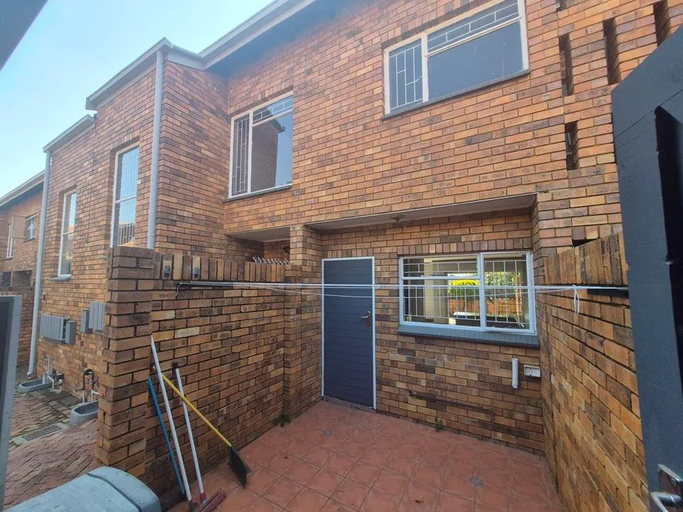 3 Bedroom Townhouse to rent in Garsfontein