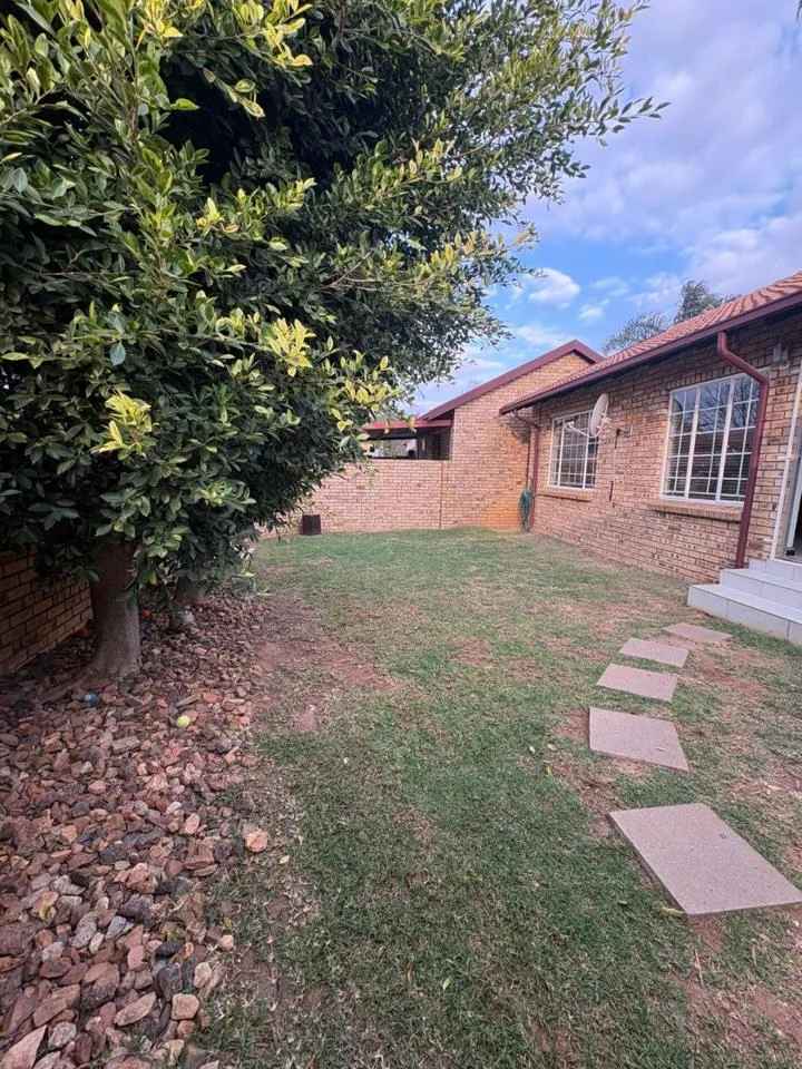 2 Bedroom Townhouse to rent in Faerie Glen