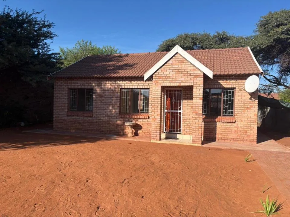 3 Bedroom House for sale in Kathu