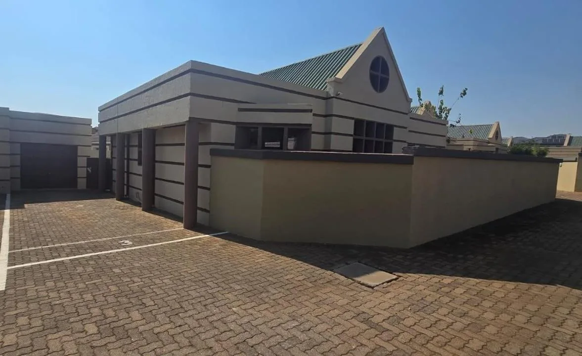 3 Bedroom Townhouse for sale in Flora Park