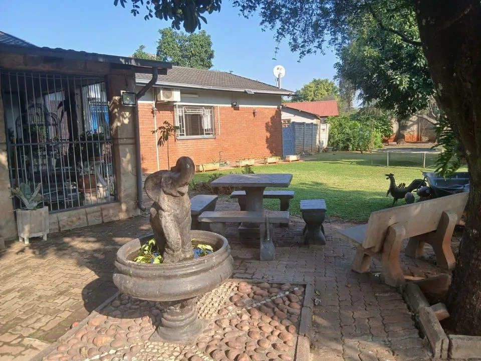 3 Bedroom House for sale in Mooinooi
