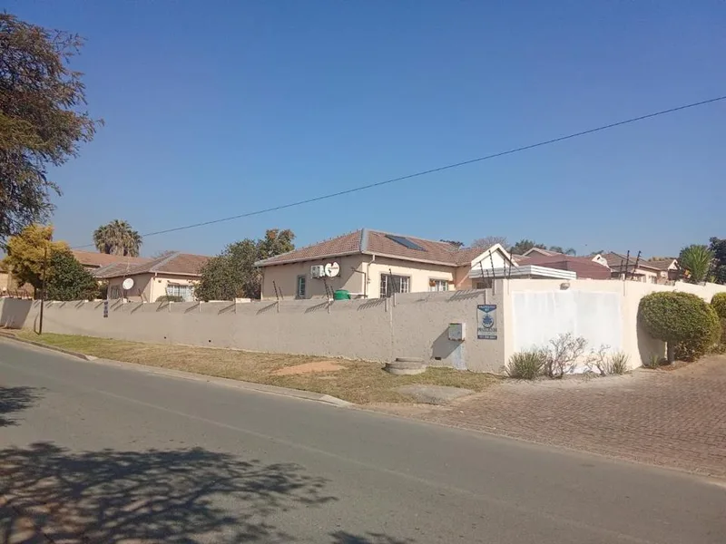 3 Bedroom Apartment / flat to rent in Northgate