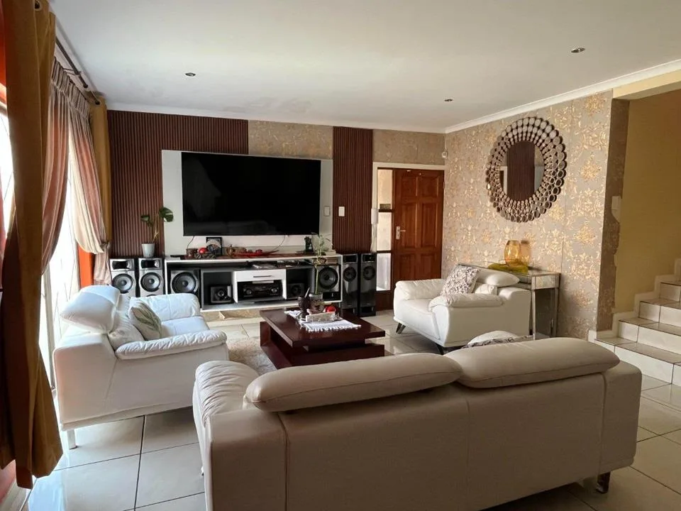 3 Bedroom House for sale in Boschdal