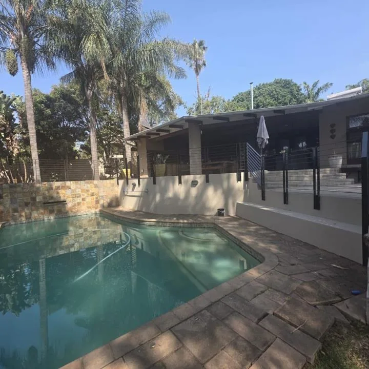 4 Bedroom House for sale in Steiltes
