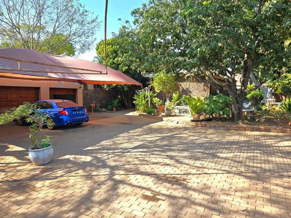 5 Bedroom House for sale in Welgelegen