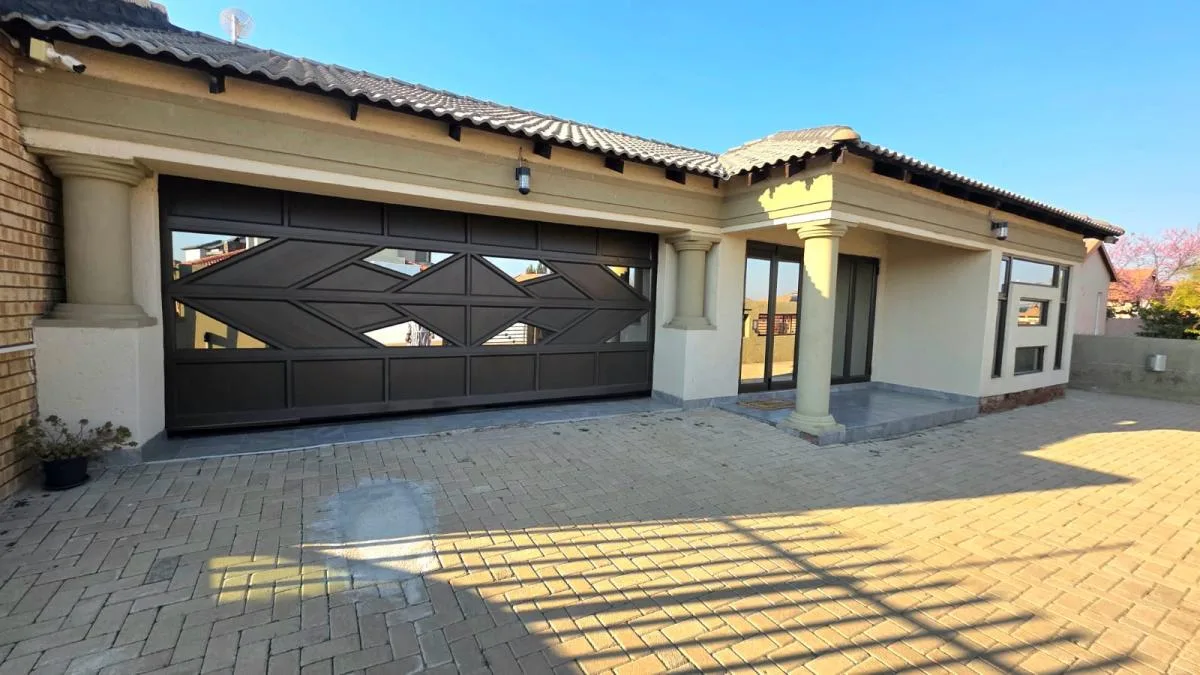 3 Bedroom House for sale in Southern Gateway