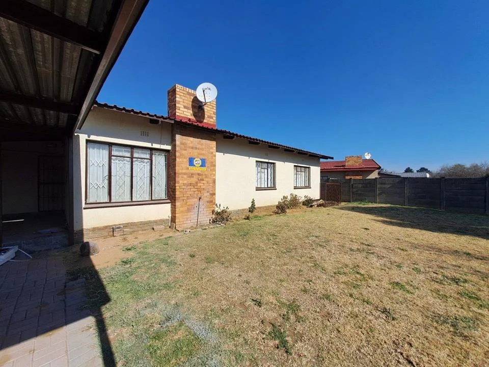 3 Bedroom House for sale in Sasolburg Ext 12