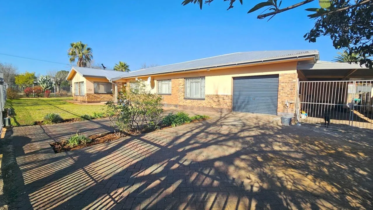 4 Bedroom House for sale in Hospitaalpark