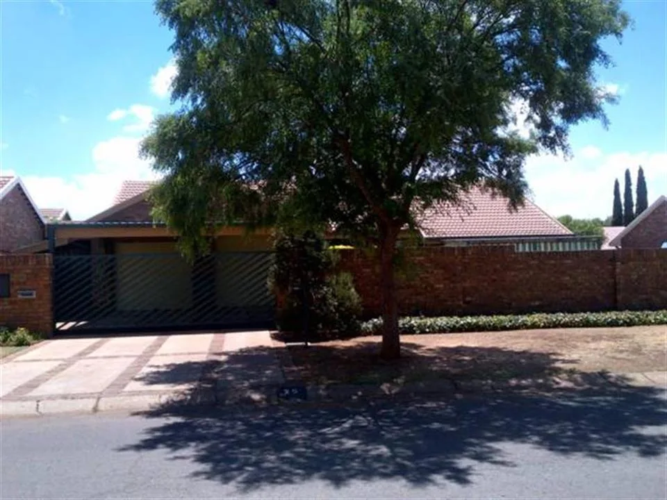 3 Bedroom House to rent in Miederpark