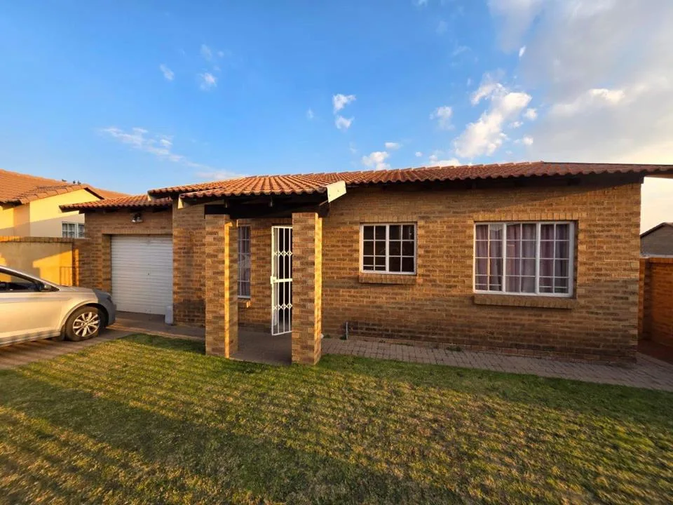 2 Bedroom House for sale in Tasbet Park Ext 1