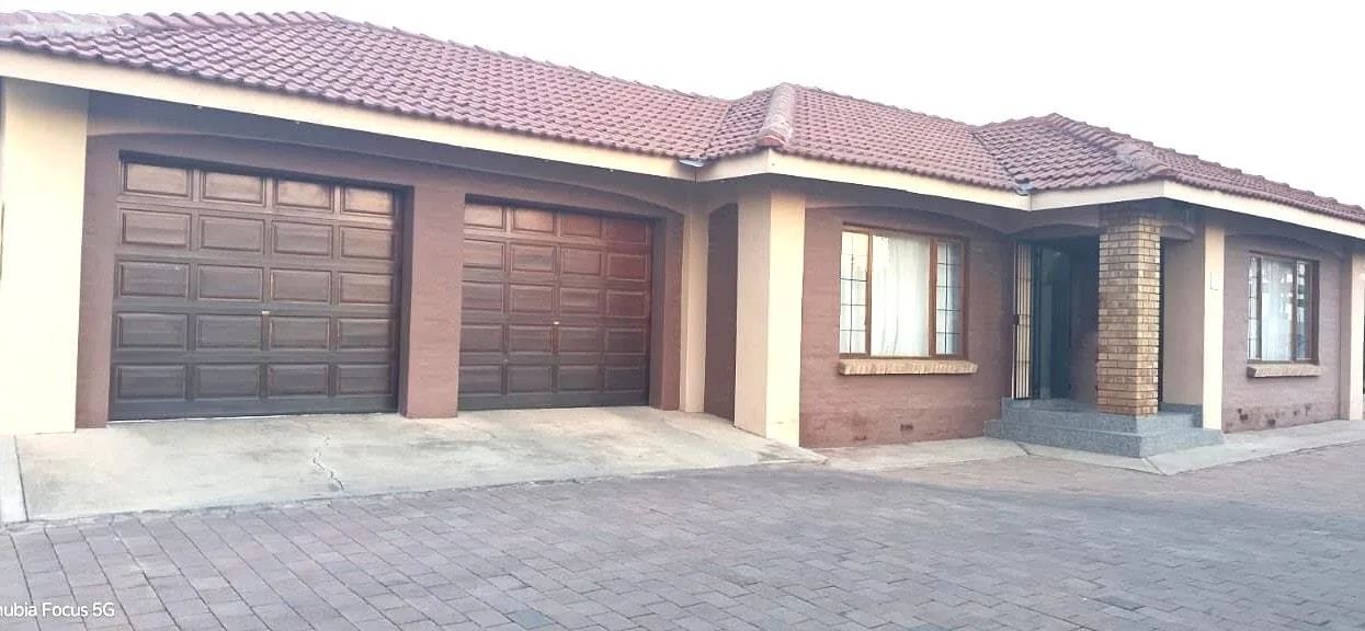3 Bedroom Townhouse for sale in Bendor