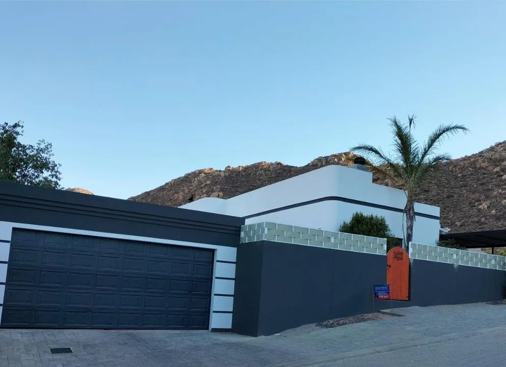 4 Bedroom House for sale in Springbok