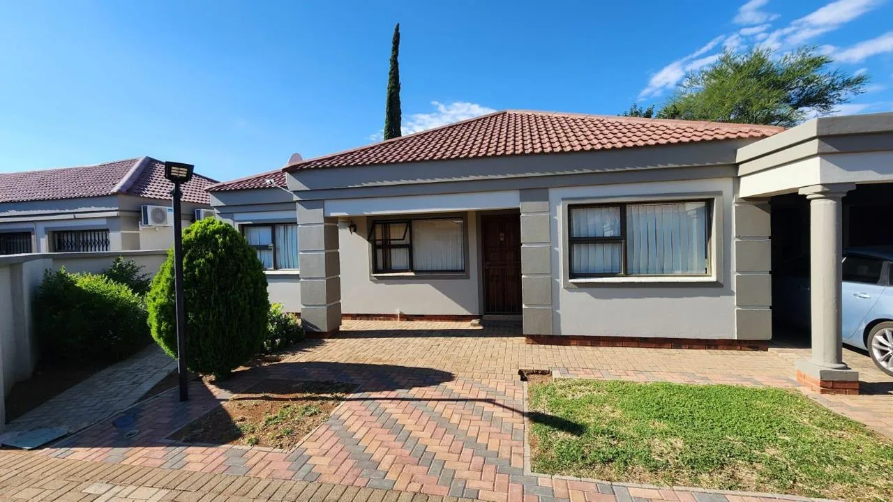 2 Bedroom Townhouse to rent in Lindene