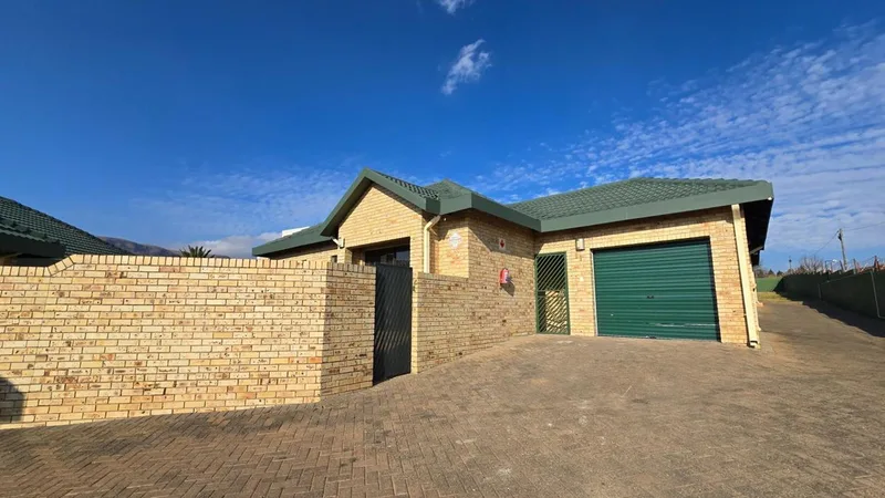 2 Bedroom Townhouse to rent in Bergsig