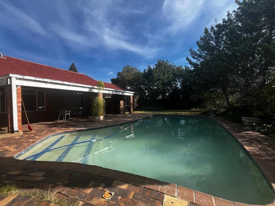 4 Bedroom House for sale in Royldene