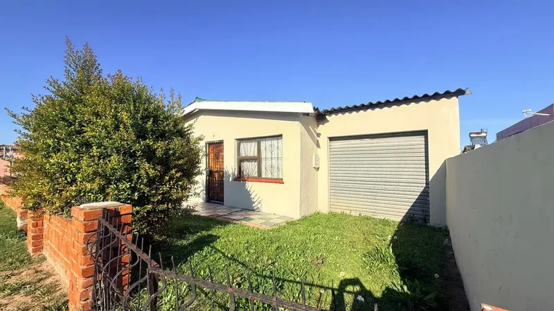 3 Bedroom House for sale in Kwazakhele
