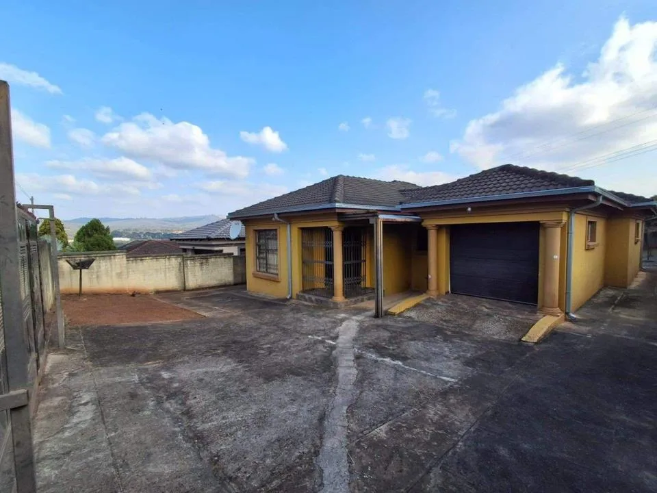 3 Bedroom House for sale in Florapark