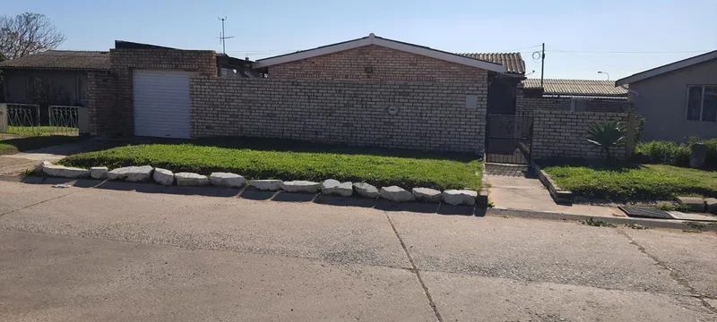 3 Bedroom House for sale in West End