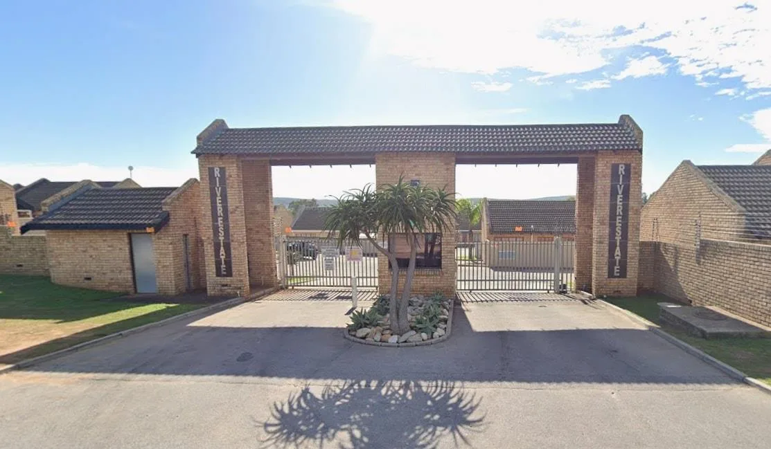 2 Bedroom Townhouse for sale in Bothasrus