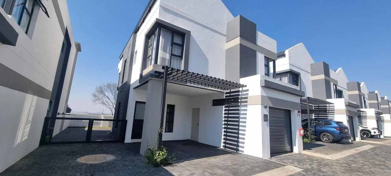 3 Bedroom Townhouse to rent in Rustenburg Central