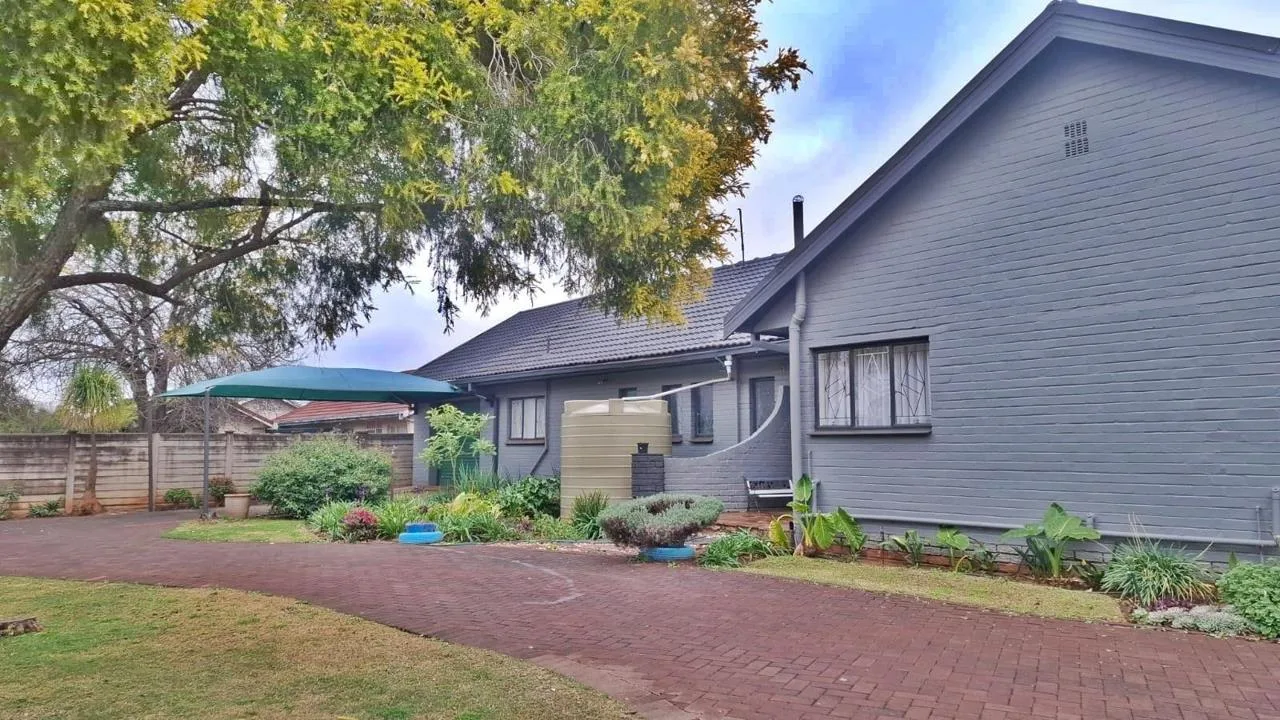 3 Bedroom House to rent in Generaal De Wet