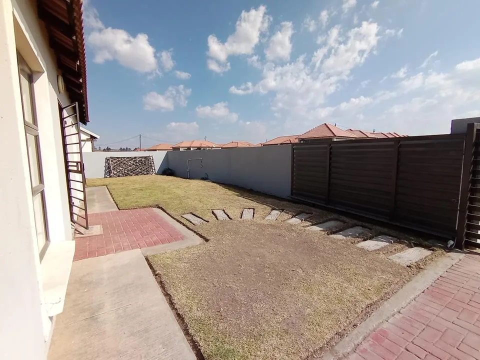 2 Bedroom House to rent in Nomdeni