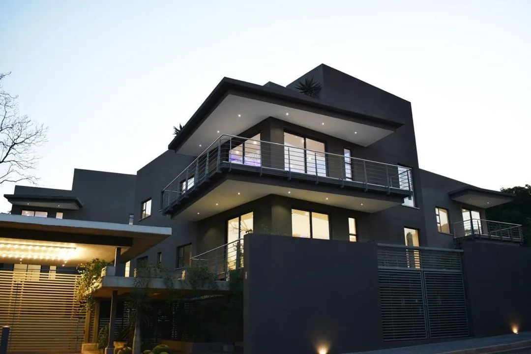 3 Bedroom Apartment / flat to rent in Westcliff