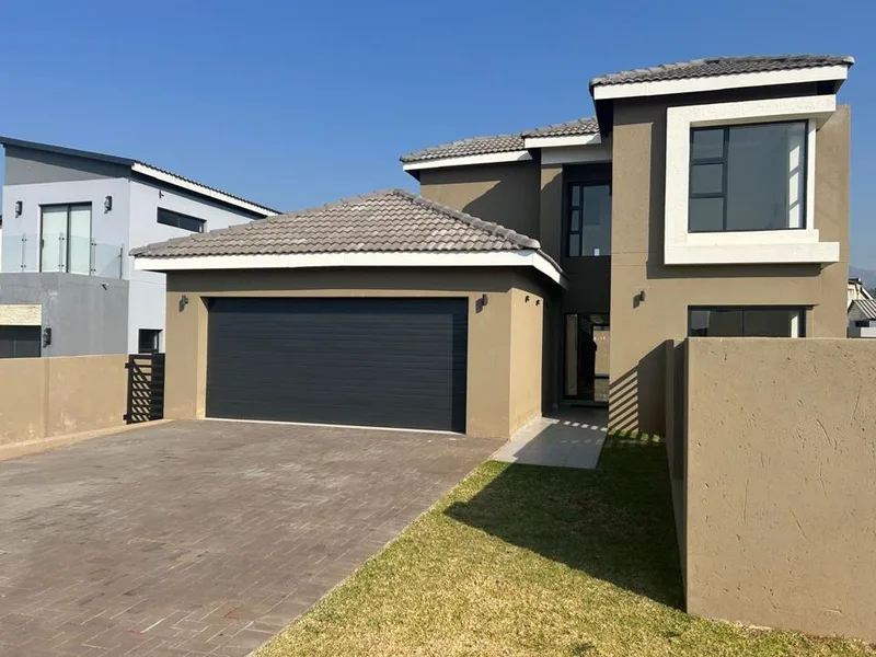 4 Bedroom Apartment / flat to rent in Melodie