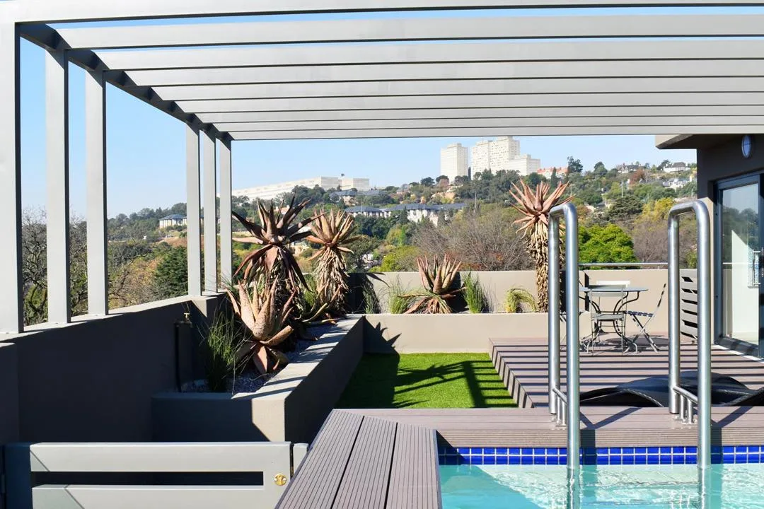 3 Bedroom Apartment / flat to rent in Westcliff
