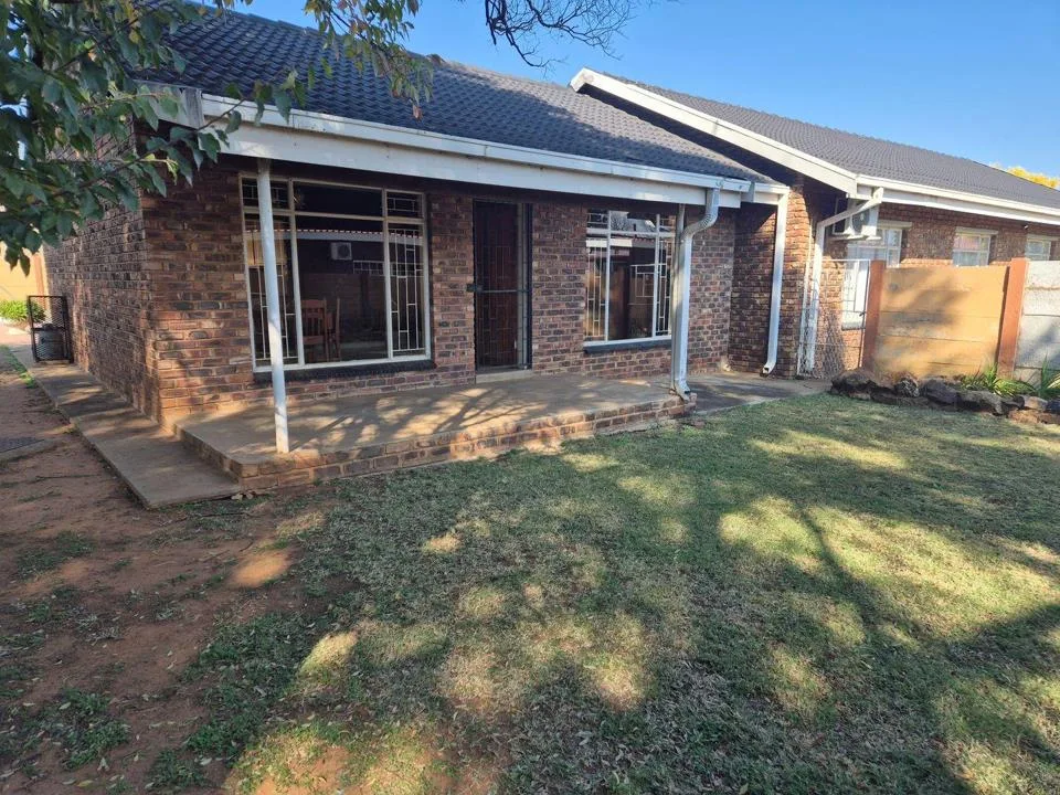 2 Bedroom House to rent in Flamwood