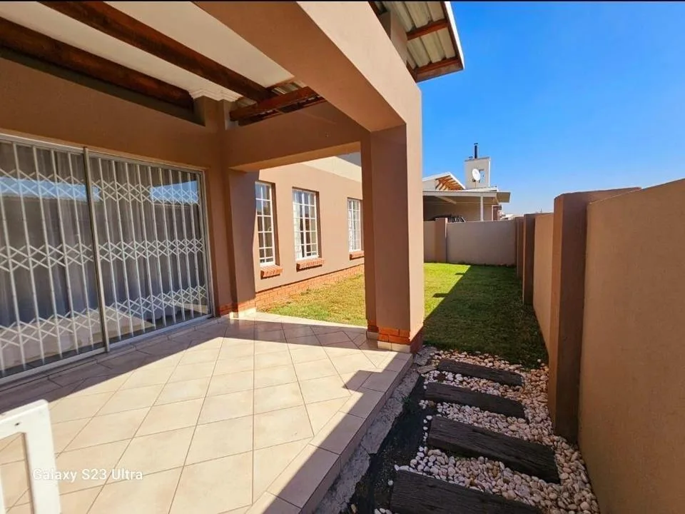 3 Bedroom Townhouse to rent in Waterval East