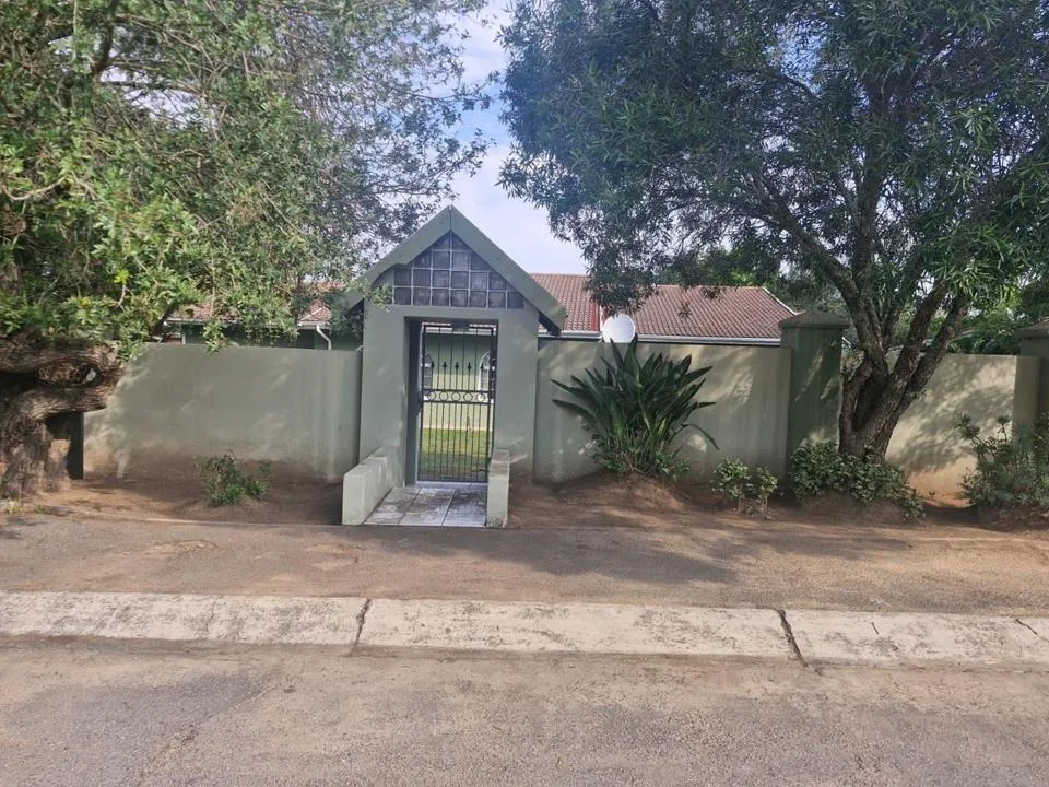 4 Bedroom House for sale in King Williams Town Central