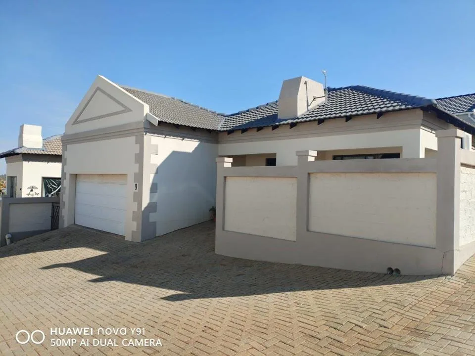 2 Bedroom House for sale in Doringkruin