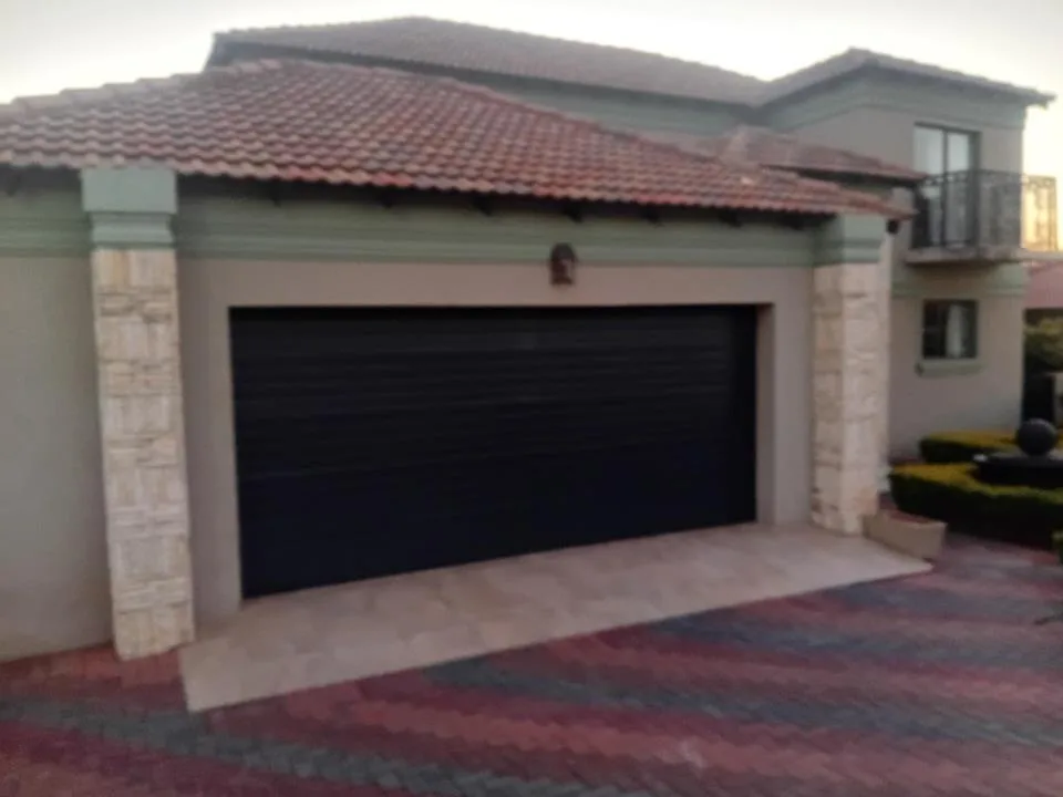 5 Bedroom House for sale in Eagles Crest