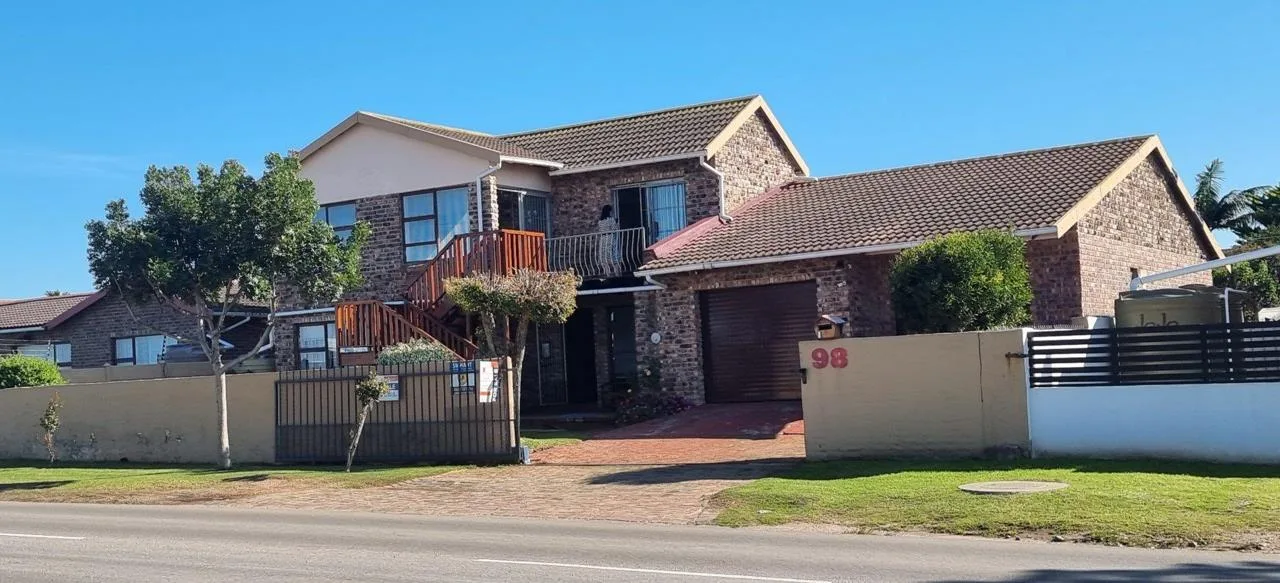 3 Bedroom House for sale in Wavecrest