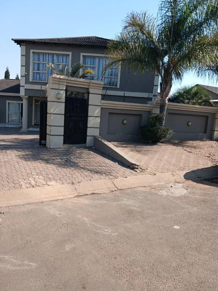 House for sale in Tasbet Park