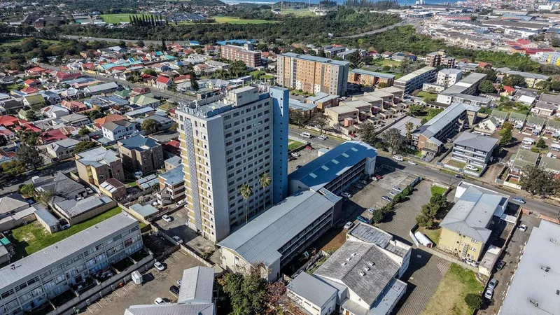 3 Bedroom Apartment / flat for sale in Southernwood
