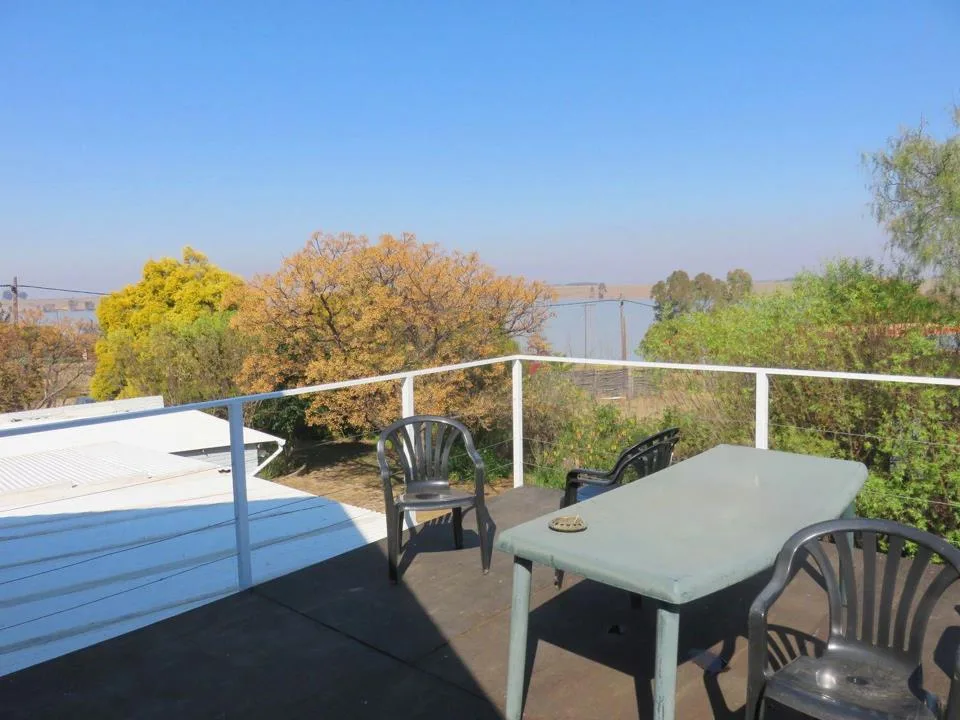3 Bedroom House for sale in Oranjeville