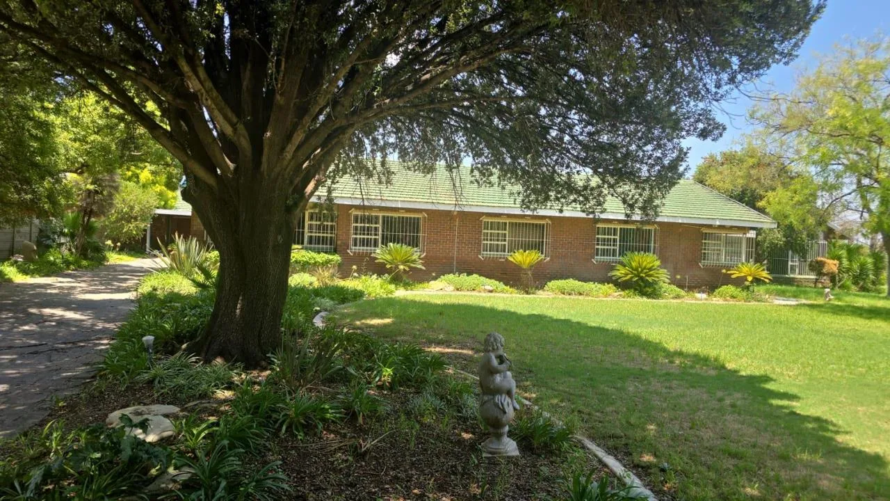 House on auction in Harmony