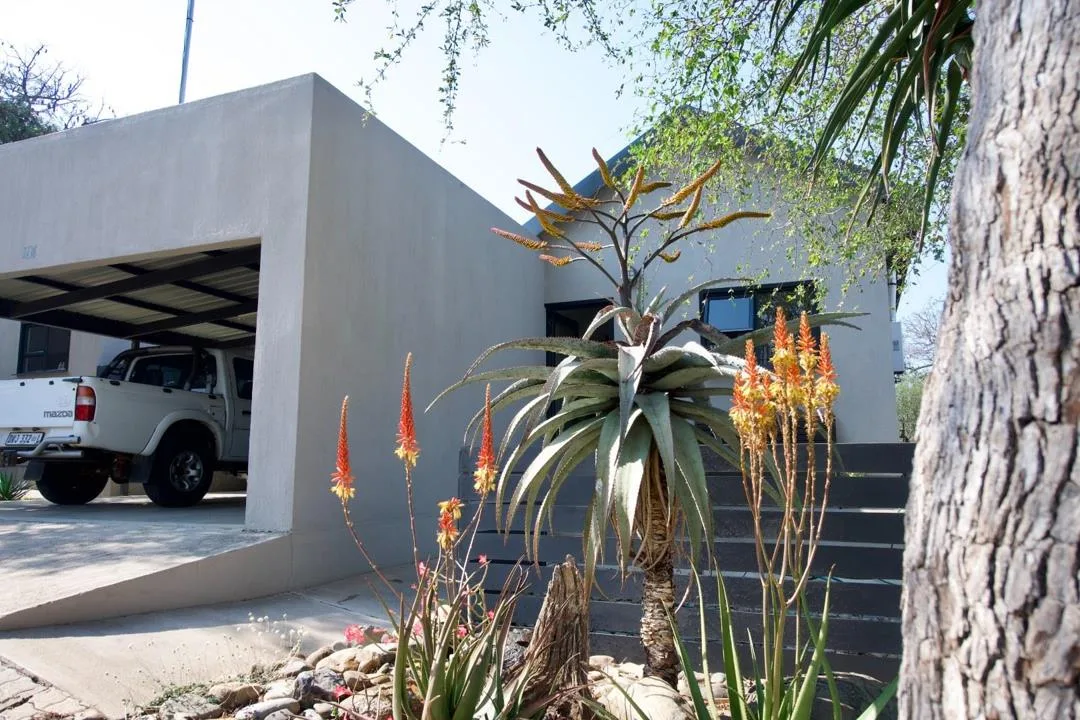 2 Bedroom House for sale in Hoedspruit