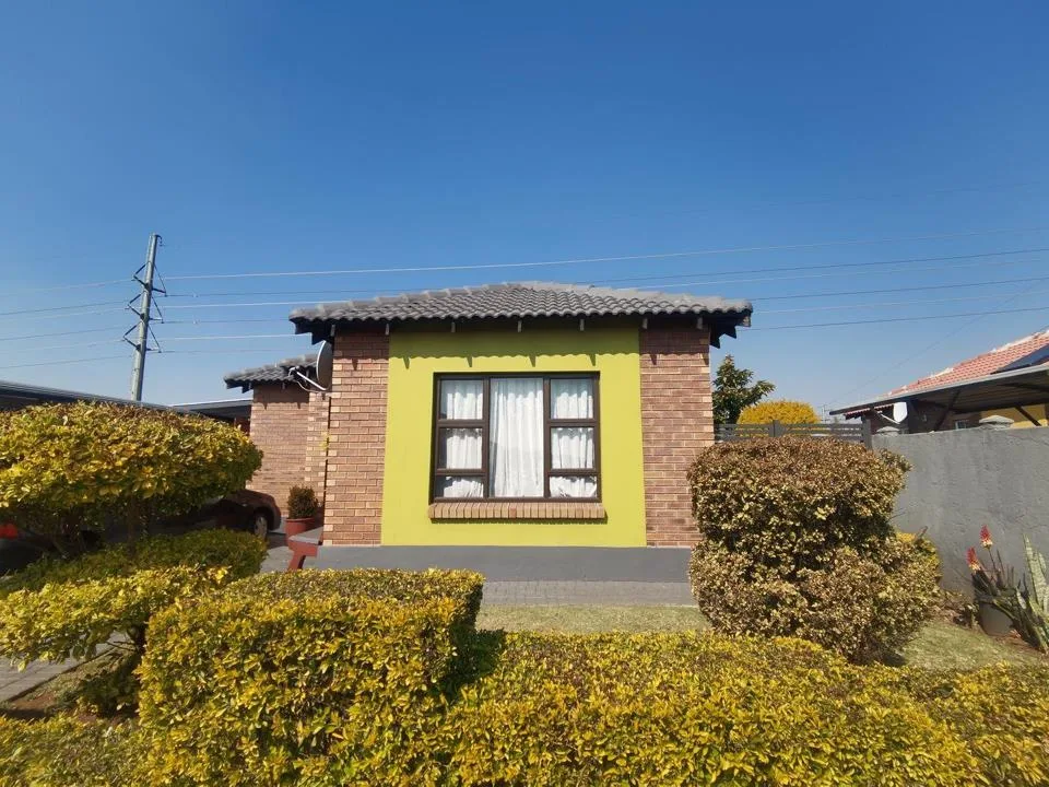 3 Bedroom Townhouse for sale in Waterval East