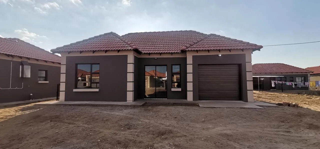 2 Bedroom House for sale in George Botha Park