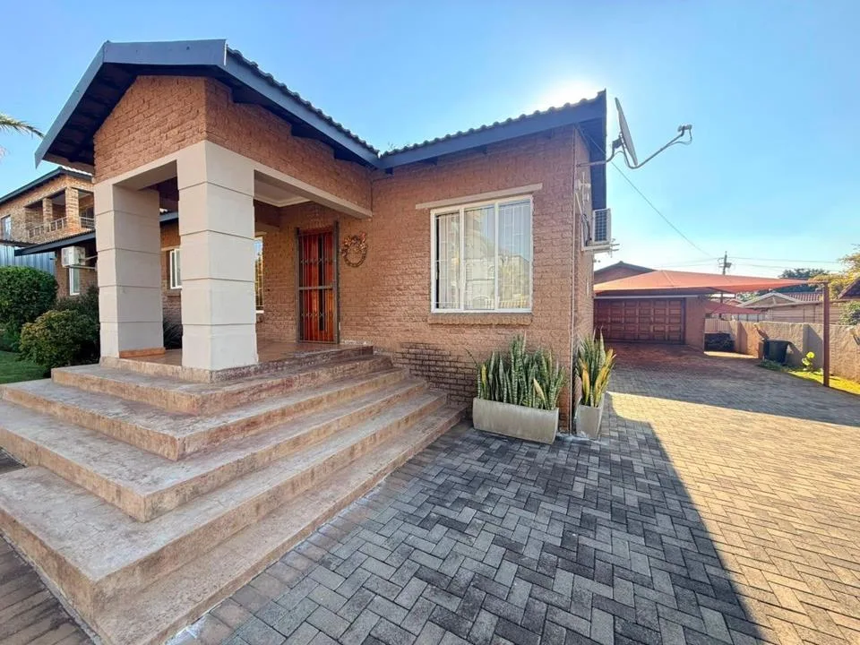 3 Bedroom House for sale in Safari Gardens